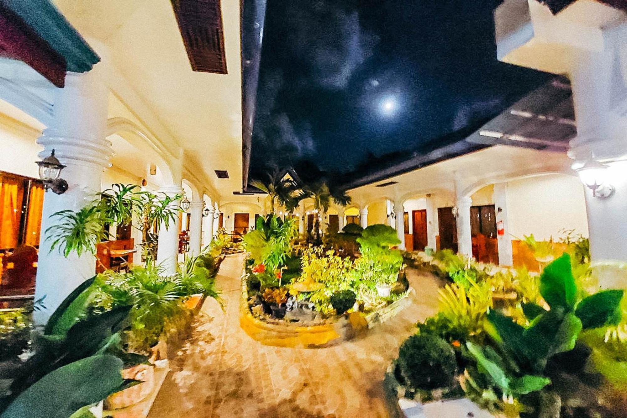 Mbg Travellers Inn Powered By Cocotel Пуэрто-Принцеса Экстерьер фото
